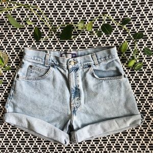 Vintage High Waisted Light Wash Jean Shorts